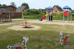 Spielplatz Dorfstraße, Gnissau -6-